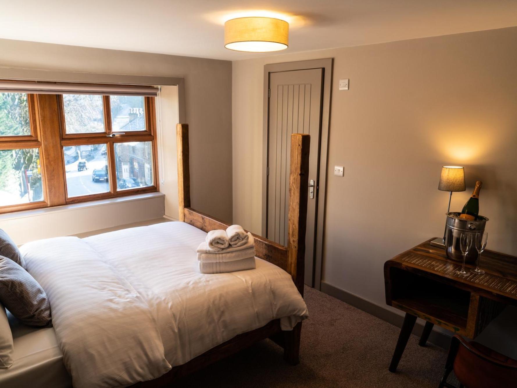 The Milestone Hotel Sowerby Bridge Ruang foto