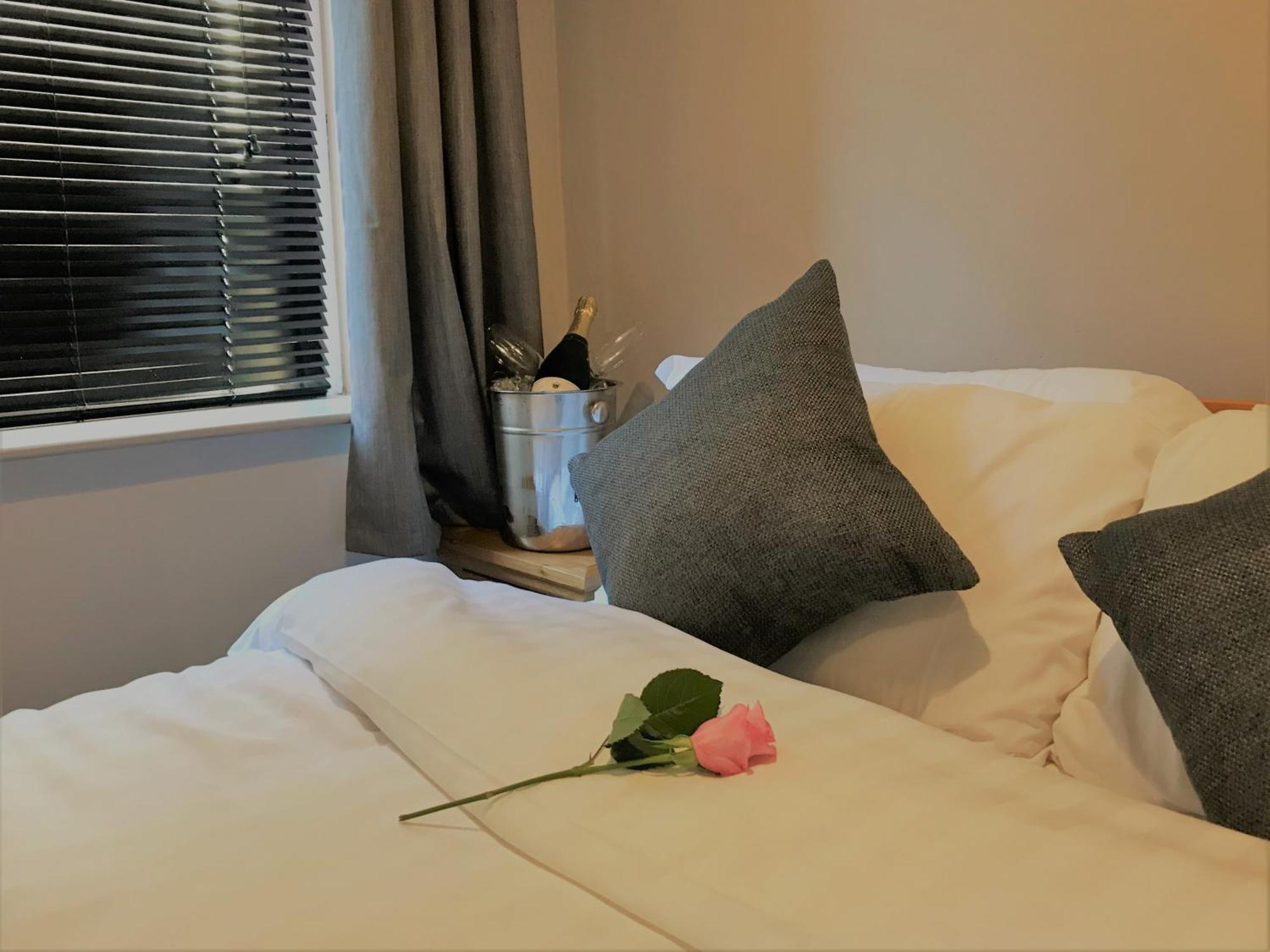 The Milestone Hotel Sowerby Bridge Bagian luar foto